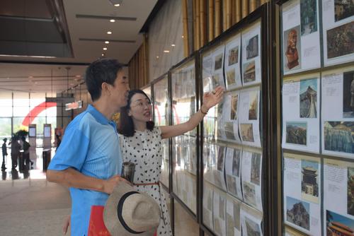 今日展馆正在上演古画盛宴美极了四景山水图特种邮票首发式